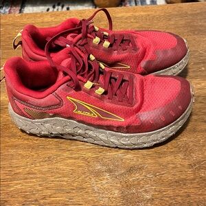 Altra Outroad 2 (Alexi Pappas Bravey Edition)